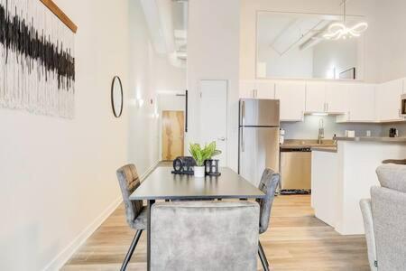 Cozysuites - 1Br With Direct Skybridge Access #1 Индианаполис Экстерьер фото