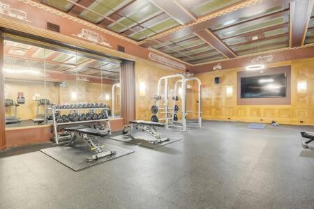 Cozysuites - 1Br With Direct Skybridge Access #1 Индианаполис Экстерьер фото