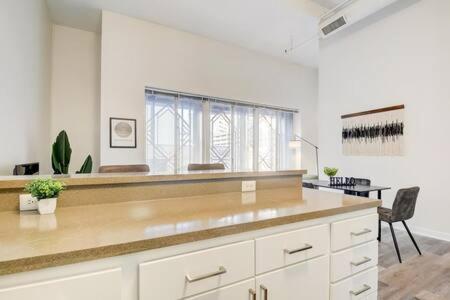 Cozysuites - 1Br With Direct Skybridge Access #1 Индианаполис Экстерьер фото